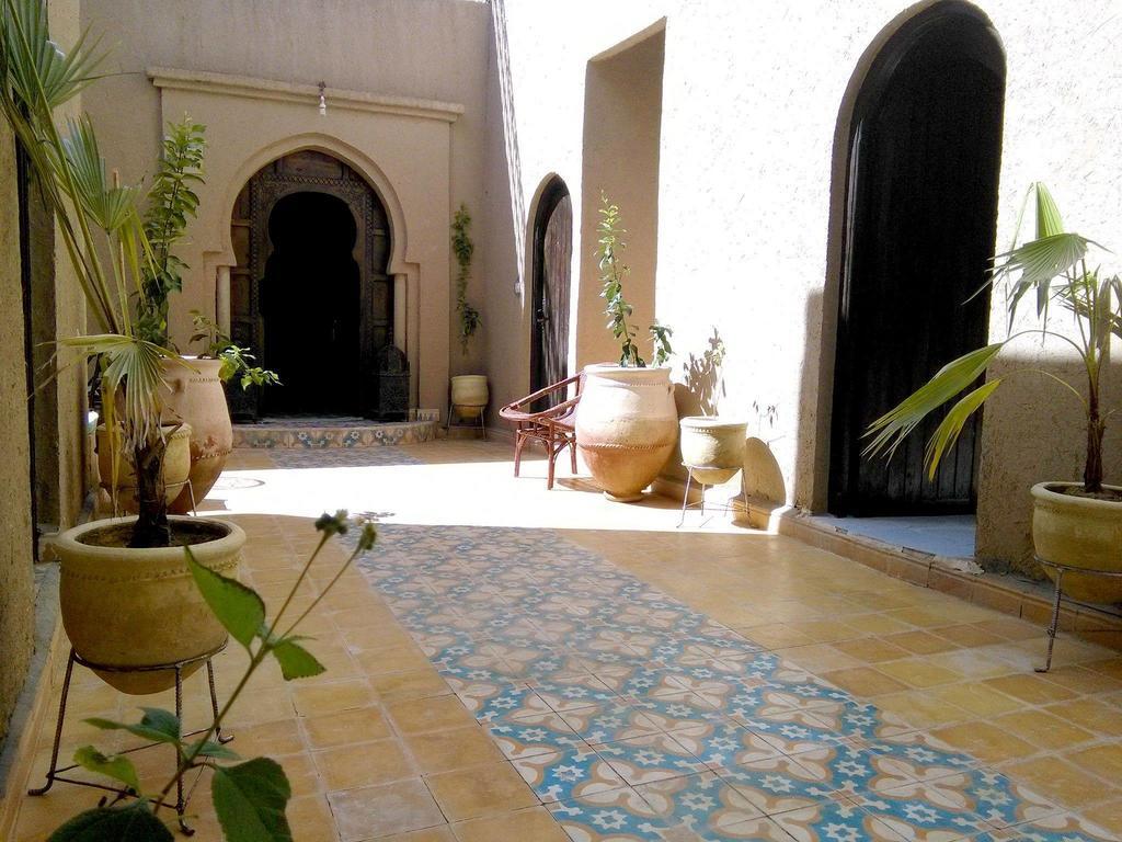 Riad Amar Мерзуга Экстерьер фото